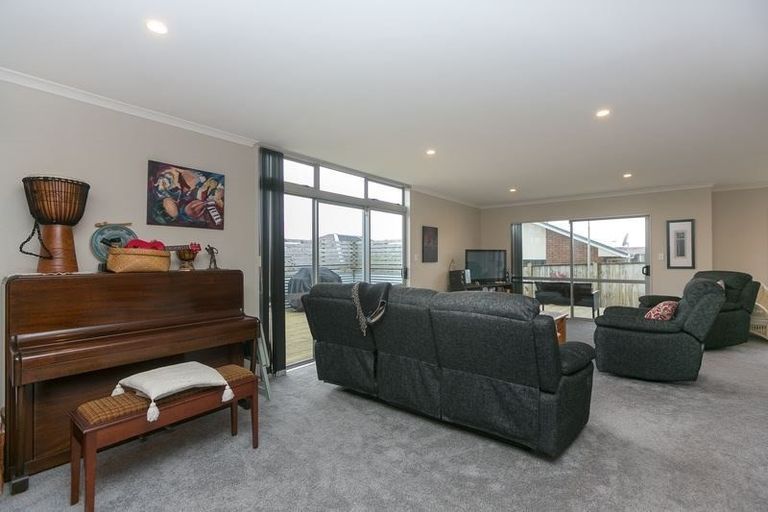 Photo of property in 46 Dillon Drive, Bell Block, New Plymouth, 4312