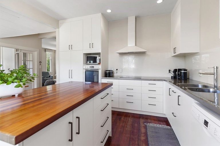 Photo of property in 45 Sefton Street, Wadestown, Wellington, 6012