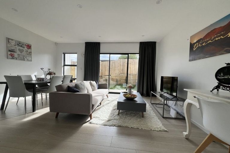 Photo of property in 4/25 Abbotleigh Avenue, Te Atatu Peninsula, Auckland, 0610