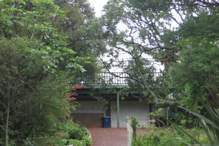 Photo of property in 239 Godley Road, Titirangi, Auckland, 0604