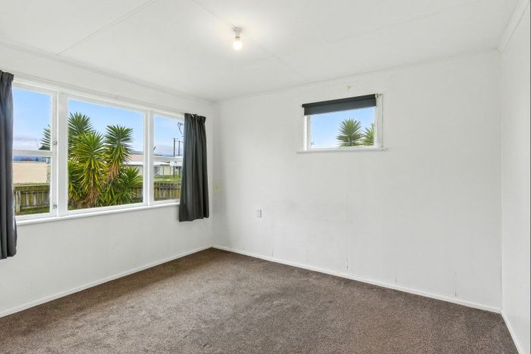 Photo of property in 2 Collingwood Street, Levin, 5510