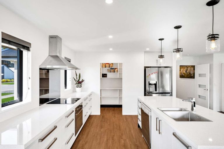 Photo of property in 10 Kohunga Crescent, Bottle Lake, Christchurch, 8083