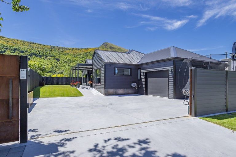 Photo of property in 65 Centennial Avenue, Arrowtown, 9302