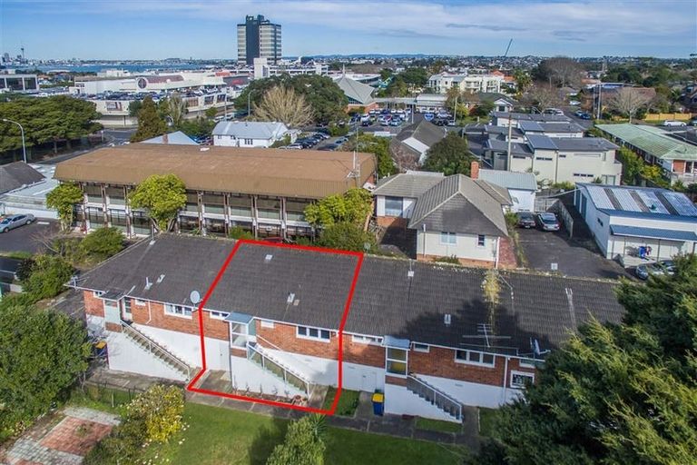Photo of property in 1/17a Anzac Street, Takapuna, Auckland, 0622