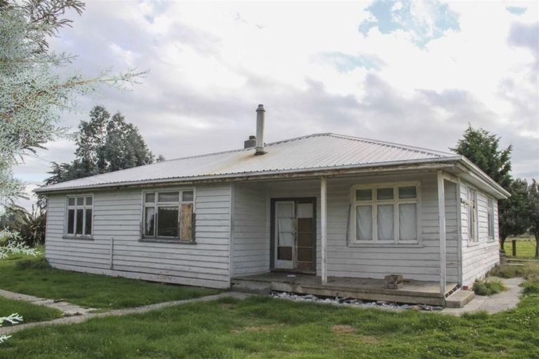 Photo of property in 17 Settlement Road, Papatotara, Tuatapere, 9691