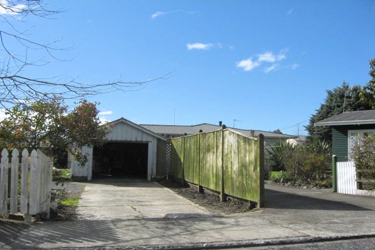 Photo of property in 5 Watts Road, Waipawa, 4210