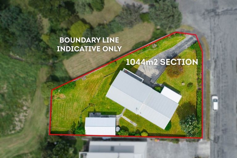 Photo of property in 2 Atua Street, Waikanae Beach, Waikanae, 5036