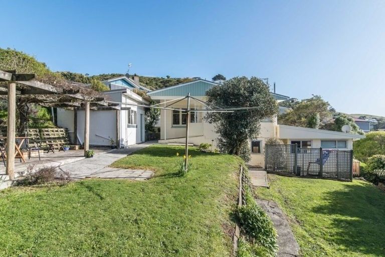 Photo of property in 169 Broderick Road, Johnsonville, Wellington, 6037