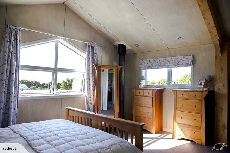 Photo of property in 240 Alma Road, Westport, 7892