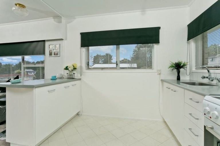 Photo of property in 1/14 Kathleen Street, Totara Vale, Auckland, 0627