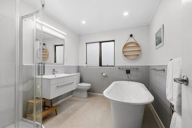 Photo of property in 11 Eclipse Lane, Whitby, Porirua, 5024