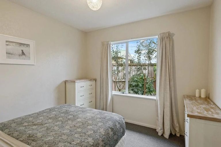 Photo of property in 2/24a Croziers Road, St Albans, Christchurch, 8052