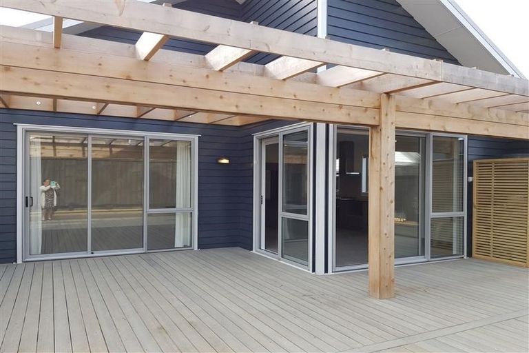 Photo of property in 7 Touhou Road, Hobsonville, Auckland, 0618