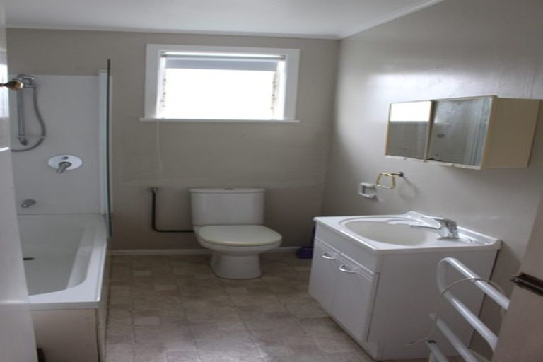 Photo of property in 1/51 Deep Creek Road, Waiake, Auckland, 0630