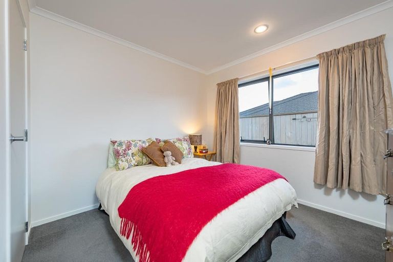 Photo of property in 58 Sunstone Crescent, Brown Owl, Upper Hutt, 5018