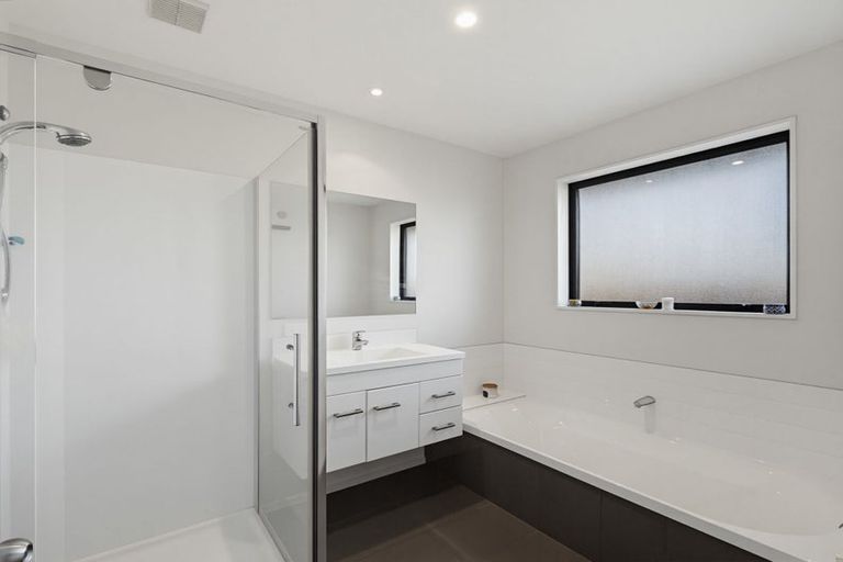 Photo of property in 12 Lloyds Close, Rolleston, 7614