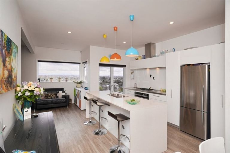 Photo of property in 13 Whaka Terrace, Huntsbury, Christchurch, 8022