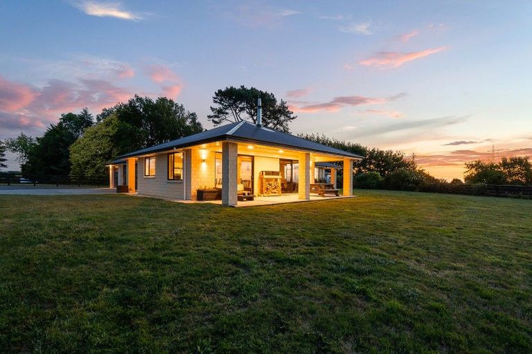 Photo of property in 245 Ashhurst Road, Bunnythorpe, Palmerston North, 4481