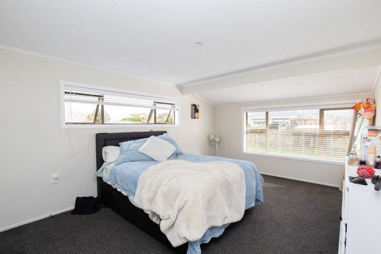 Photo of property in 2 Mcquarrie Place, Ngatea, 3503