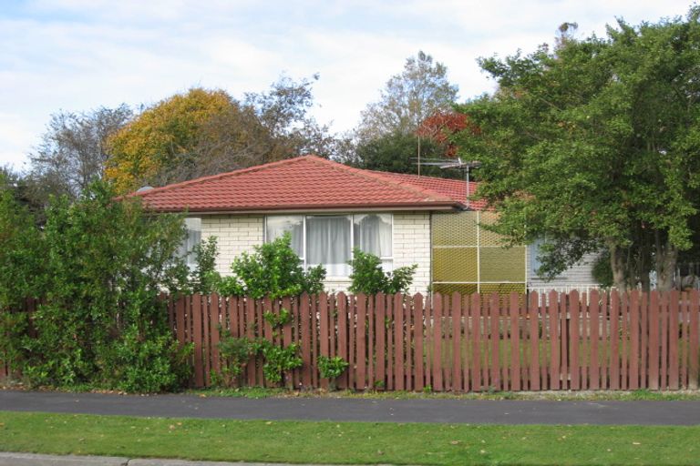 Photo of property in 18 La Perouse Place, Northcote, Christchurch, 8052