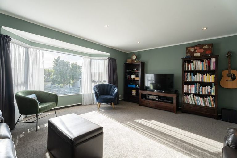Photo of property in 7 Amesbury Drive, Churton Park, Wellington, 6037