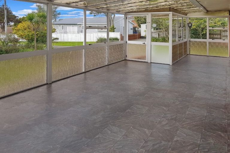 Photo of property in 23 Evans Road, Glen Eden, Auckland, 0602