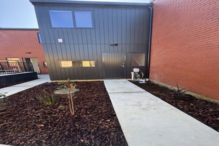 Photo of property in 11 Pipitea Place, Massey, Auckland, 0614