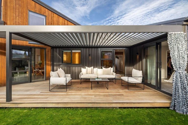 Photo of property in 20 Adamson Drive, Arrowtown, 9302