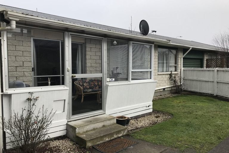 Photo of property in 2/72 Waratah Street, Avondale, Christchurch, 8061