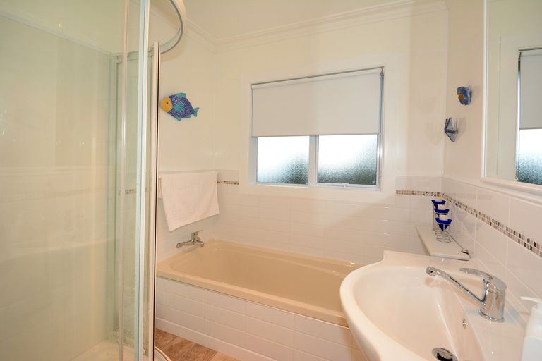 Photo of property in 69 Earls Road, Saint Clair, Dunedin, 9012