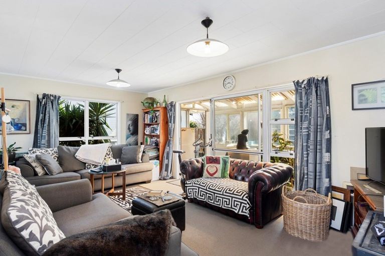 Photo of property in 1/1216 Papamoa Beach Road, Papamoa Beach, Papamoa, 3118