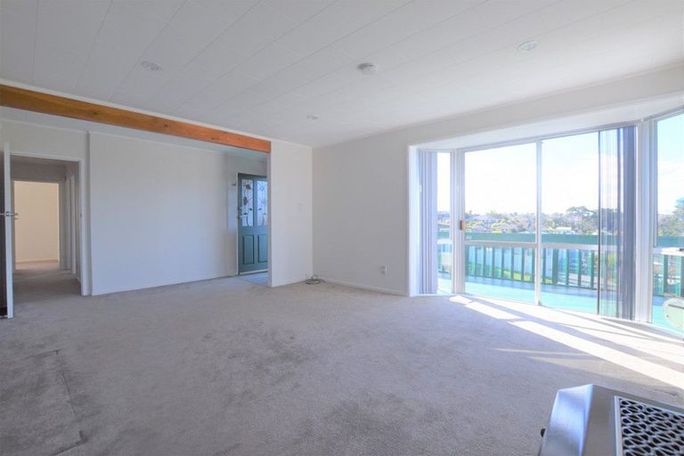 Photo of property in 23 Fitzwater Place, Henderson, Auckland, 0612