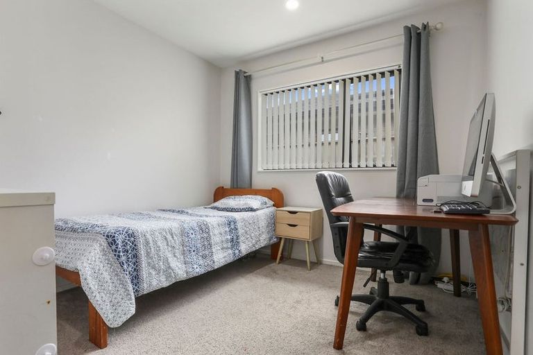 Photo of property in 10 Silver Beech Street, Takanini, 2110