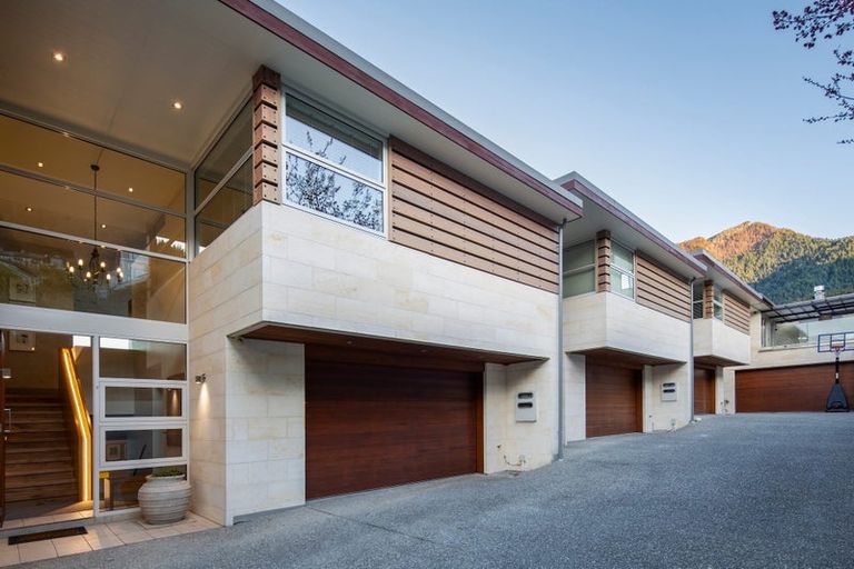 Photo of property in 55c Kent Street, Queenstown, 9300