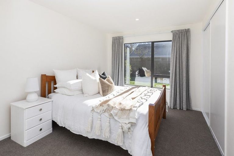 Photo of property in 54 Regency Crescent, Redwood, Christchurch, 8051