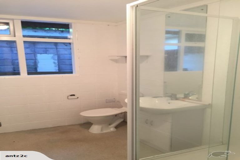 Photo of property in 32 James Street, Bayview, Auckland, 0629