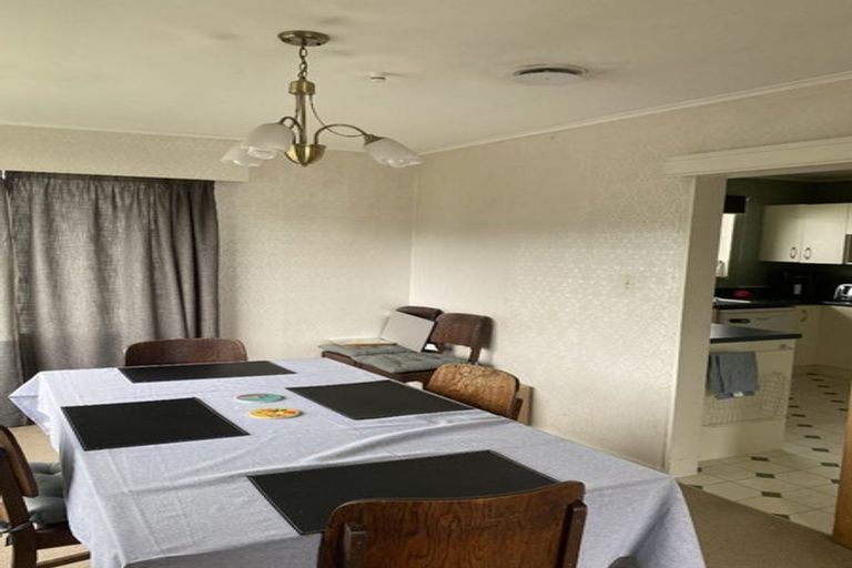 Photo of property in 110 Taylor Terrace, Tawa, Wellington, 5028