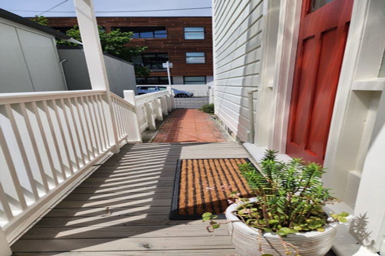 Photo of property in 160a Tasman Street, Mount Cook, Wellington, 6021