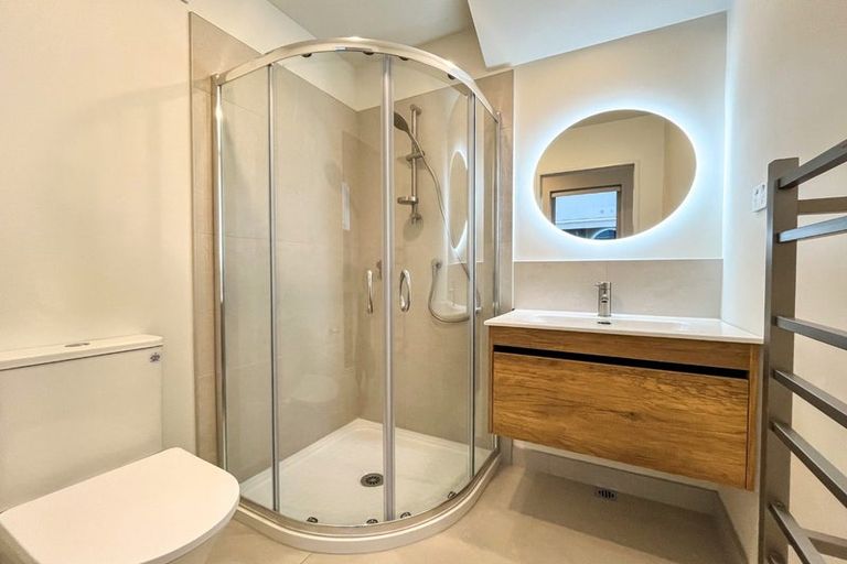 Photo of property in 14/9 Aeroview Drive, Beach Haven, Auckland, 0626