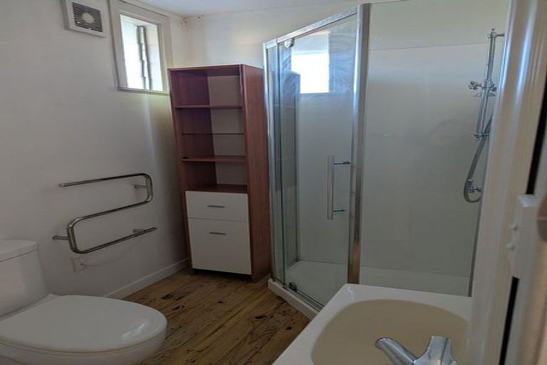Photo of property in 32 Penton Road, Stanmore Bay, Whangaparaoa, 0932