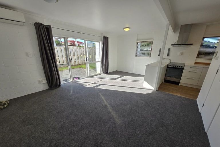 Photo of property in 1/74 La Trobe Street, Pakuranga Heights, Auckland, 2010