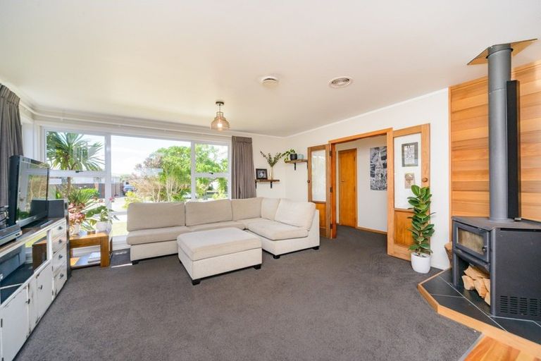 Photo of property in 26 Peters Avenue, Cloverlea, Palmerston North, 4412