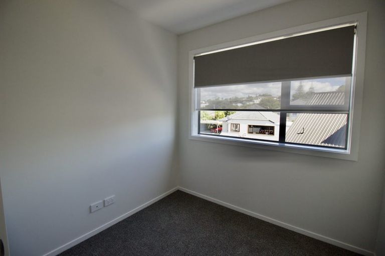 Photo of property in 7/94 Target Road, Totara Vale, Auckland, 0629