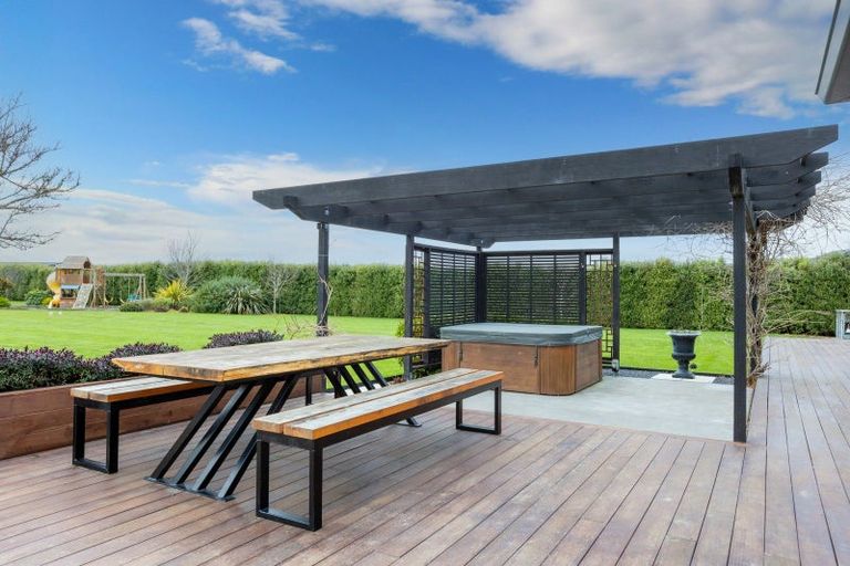 Photo of property in 28 Landsborough Drive, Darfield, 7571