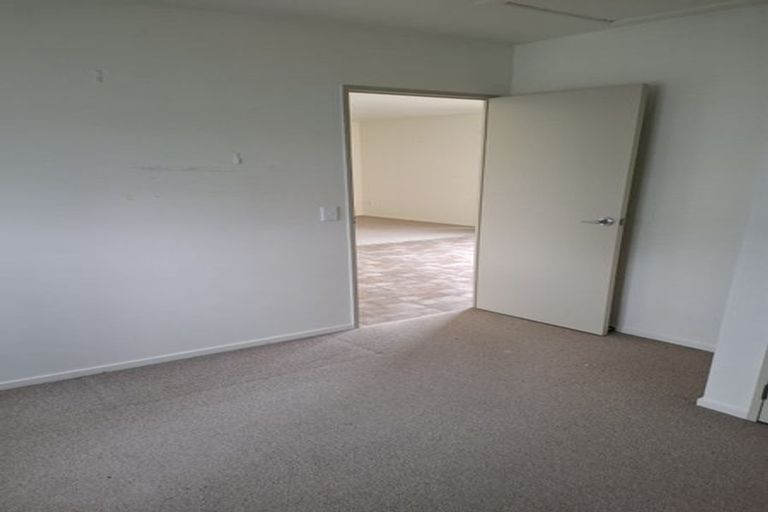 Photo of property in 7a Abel Tasman Avenue, Henderson, Auckland, 0610