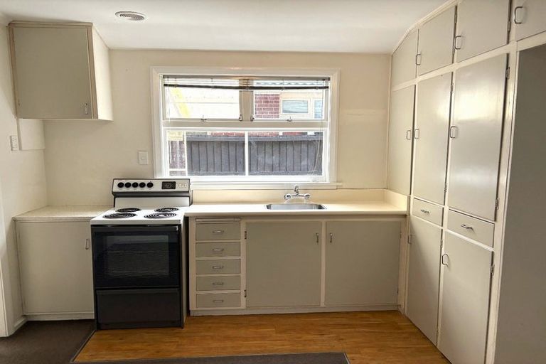 Photo of property in 1/2 Holliss Avenue, Cashmere, Christchurch, 8022