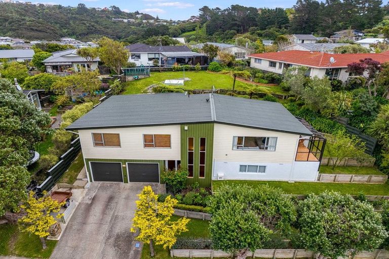 Photo of property in 129 Kahu Road, Paremata, Porirua, 5024