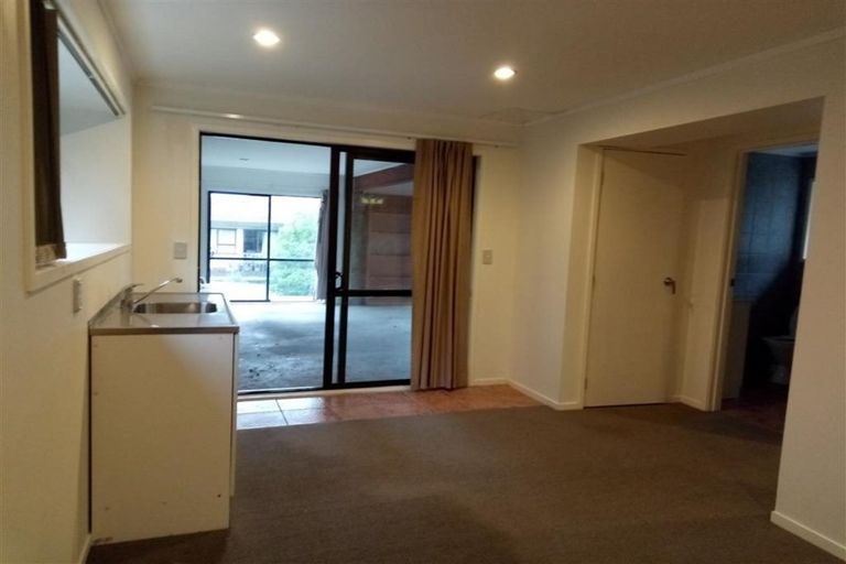 Photo of property in 118 Bradbury Road, Botany Downs, Auckland, 2010