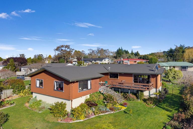 Photo of property in 35 Domain Road, Waipawa, 4210