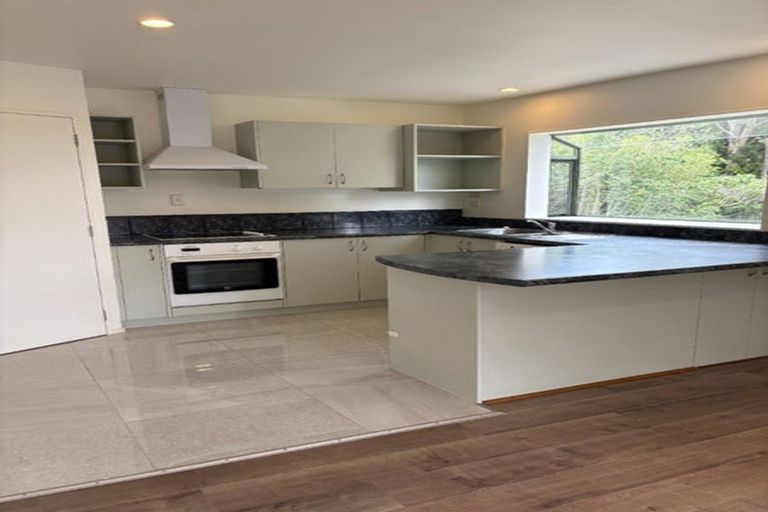 Photo of property in 2/25 Sapphire Place, Bayview, Auckland, 0629